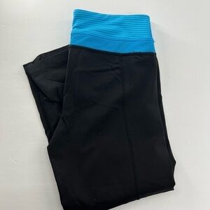 Kirkland Signature Capri Reversible Blue/Black Ladies Small